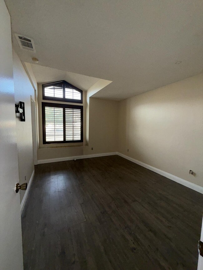 Photo - Rockridge Ln