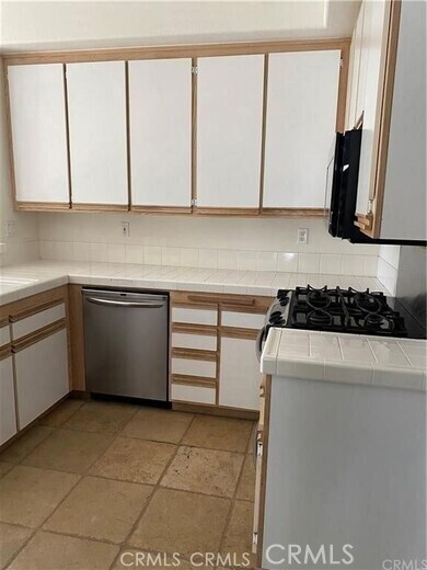 Photo - 14 Hillgate Pl