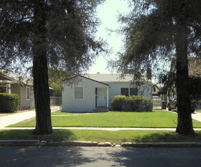 Photo - 926 Campus Ave Townhome