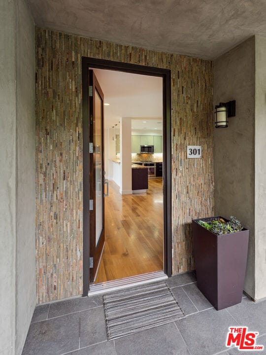 Photo - 1304 S Roxbury Dr Unit 301