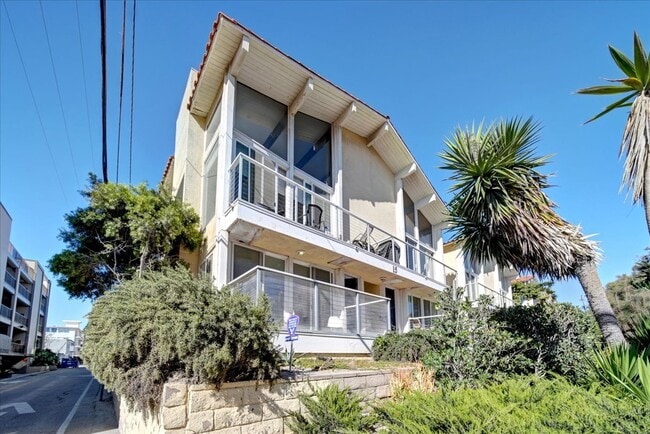 Photo - 15 Spinnaker St Unit 1