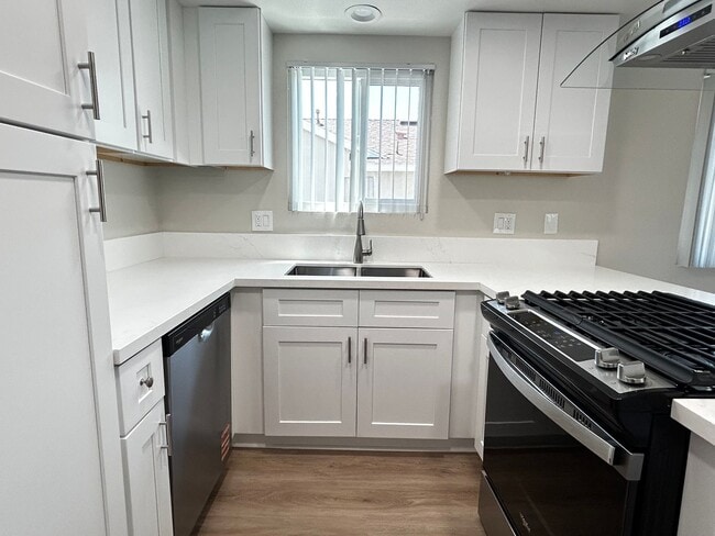 Photo - 1400 Estate Dr Unit 04