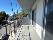 Photo - **1139 E Ocean Blvd #301 Long Beach** Upstairs 1 bedroom 1 bath !!2 weeks free OAC!! Unit 301