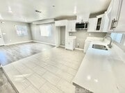 Photo - 10611 S Broadway