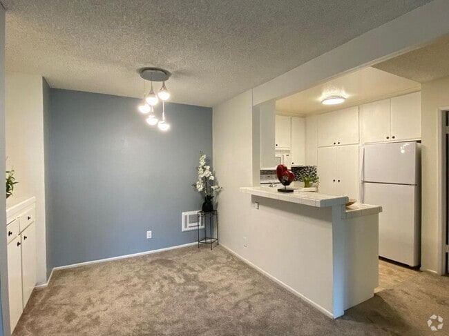 Building Photo - 355 S Los Robles Ave Rental
