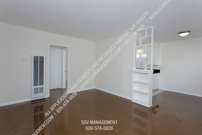 Photo - 364 E Badillo St