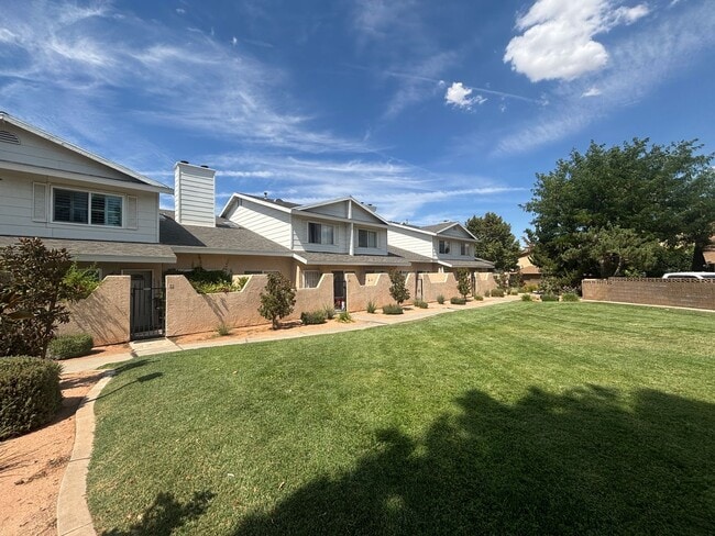 Photo - West Palmdale Townhouse