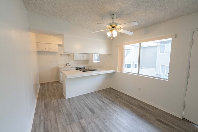 Photo - 702 N Paulina Ave