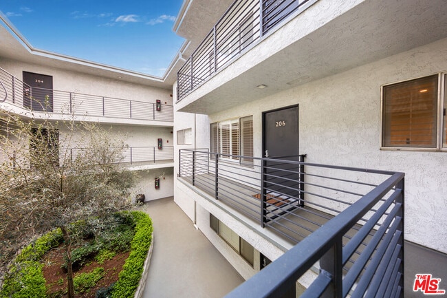 Photo - 610 Orlando Ave Unit 206