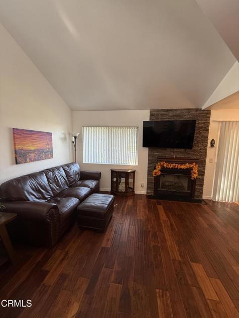 Photo - 137 E Scott St