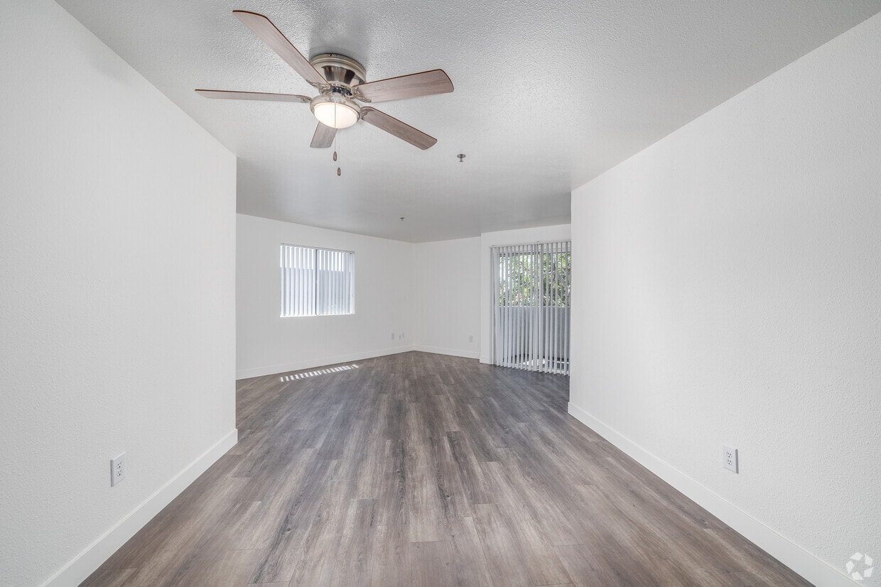 3D Tour - Wyandotte