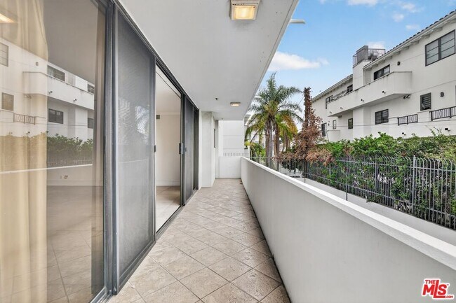 Photo - 10660 Wilshire Blvd Unit 309