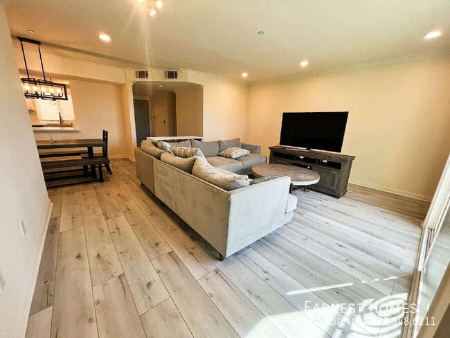 Building Photo - 4533 Vista Del Monte Ave Unit 304