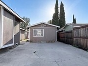 Photo - 746 Daisy Ave