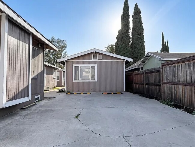 Photo - 746 Daisy Ave