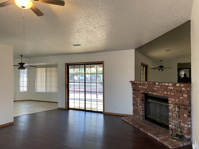 Photo - 14625 Live Oak St