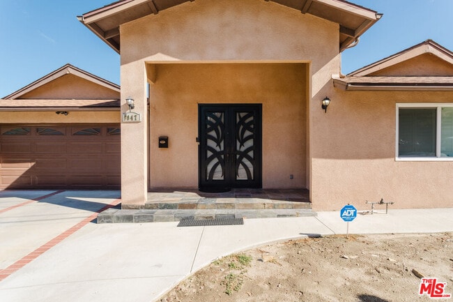 Photo - 9047 Riderwood Dr