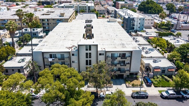 Photo - Serrano Apartments