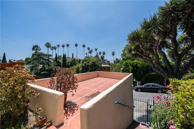 Photo - 1616 Redcliff St