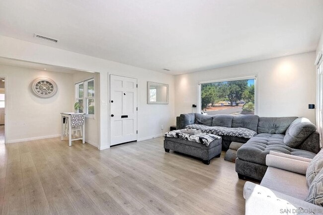 Photo - 8951 Linden Ln
