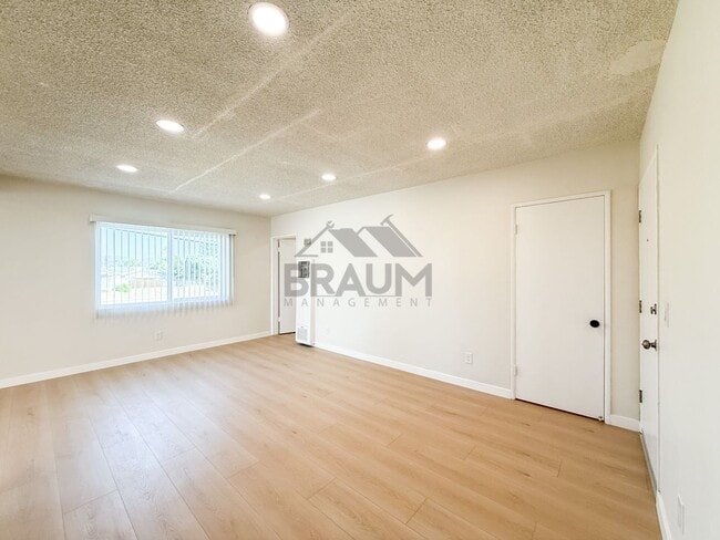 Photo - 19405 Haynes St Unit 8