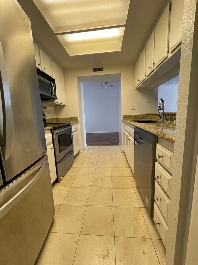 Photo - 600 W 9th St Unit #1206