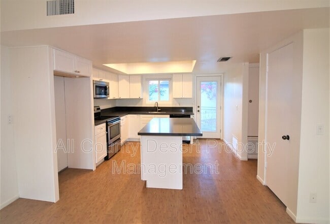 Photo - 46020 CA-74