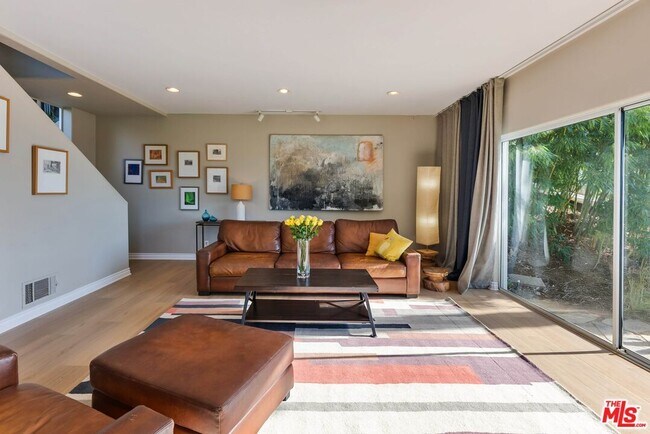Photo - 4350 Hillview Dr