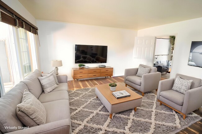 Photo - 680 N Cambridge St