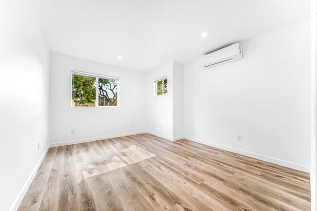 Photo - 1720 Petaluma Ave