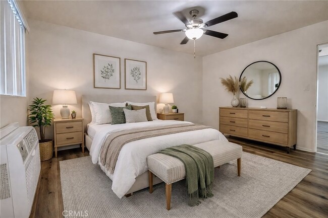 Photo - 1835 W Crestwood Ln Unit 1