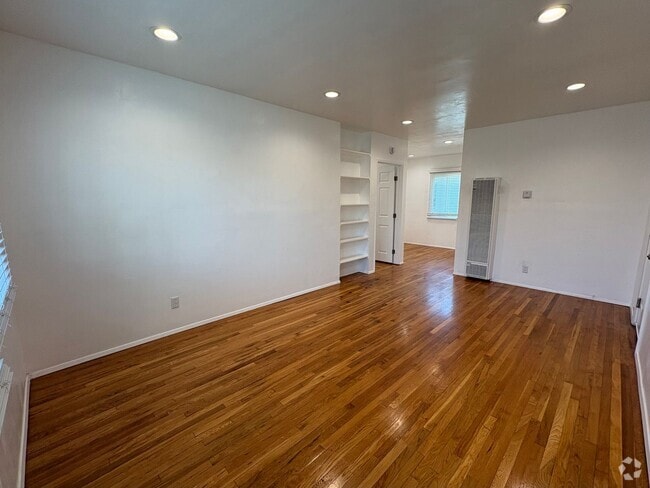 Building Photo - Exemplifying Style, Serenity & Lifestyle! ... Unit 4422 Rental