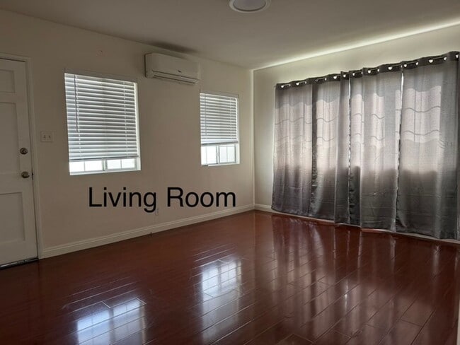 Photo - Jaguar Chan - R729-1617 Unit 1619A