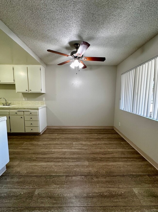 Photo - 1135 W I St Unit 41