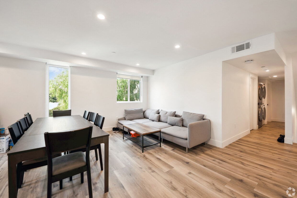 Floor Plan - *Private Room at 3737 S Catalina St (DPS)