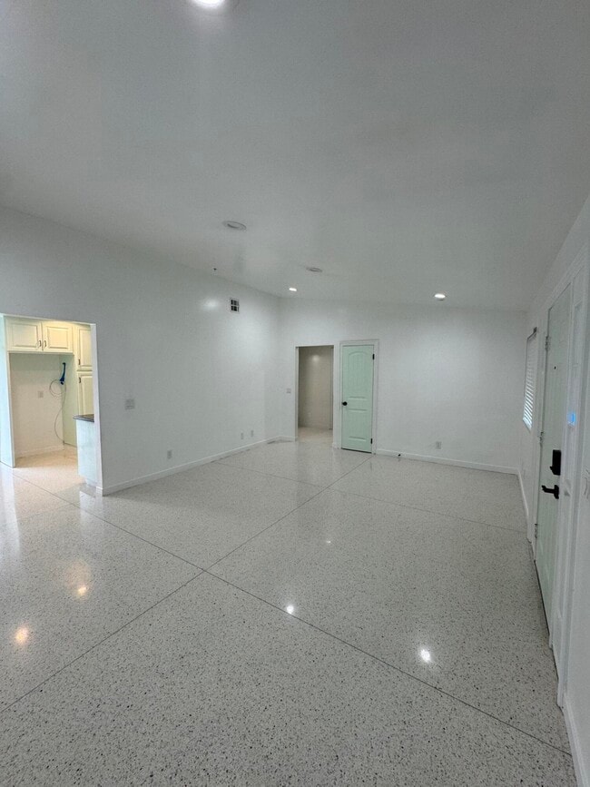 Photo - 66384 First St