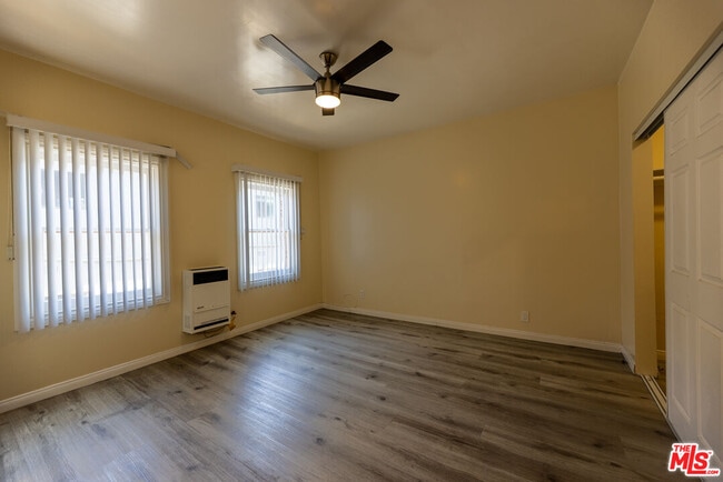 Photo - 946 S Burlington Ave Unit 208