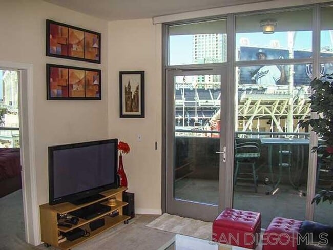 Beautifully Furnished Condo Right Across f... - Beautifully Furnished Condo Right Across f... Unit 722