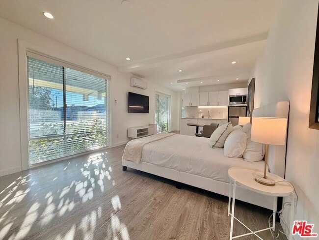 Photo - 5805 W 8th St Unit 100