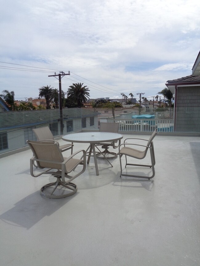 Photo - 410 7th St Apartment Unit 410 7th St-2