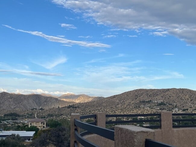 Photo - Cozy 3 Bedroom 2 Bathroom Home with Breathtaking Views