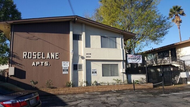 $1000 REBATE!SPACIOUS 2BR/1BA Unit with pr... - $1000 REBATE!SPACIOUS 2BR/1BA House Unit with pr...