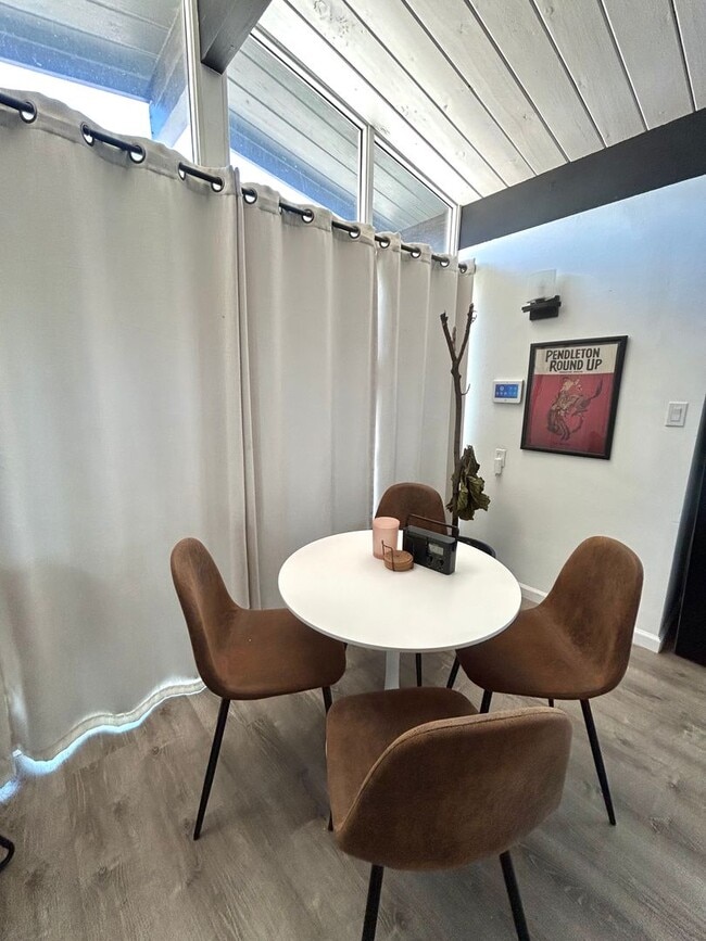 Photo - Adorable 2 bedroom 1 bathroom home