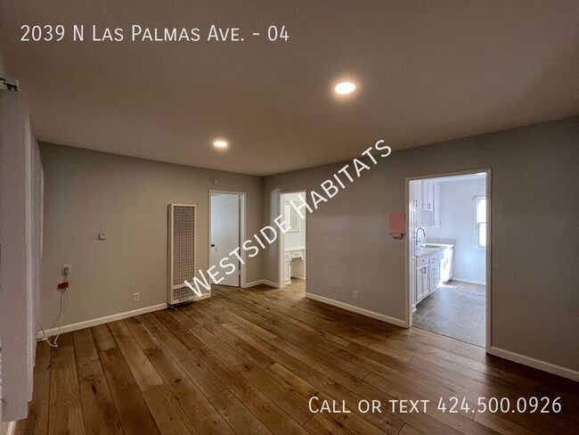 Photo - 2039 N Las Palmas Ave Unit 04