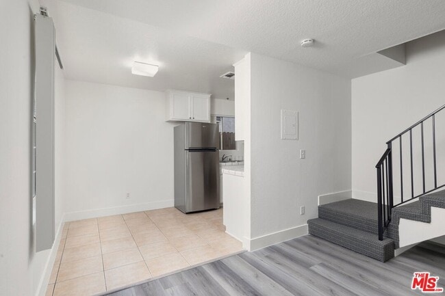 Photo - 6616 Sylmar Ave