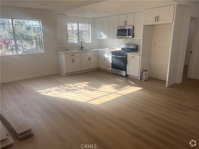 Building Photo - 1141 N Berendo St Unit 1/2-1/2 Rental