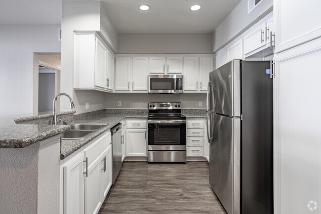 2BR, 2BA - 953SF - TERRAZA DEL SOL