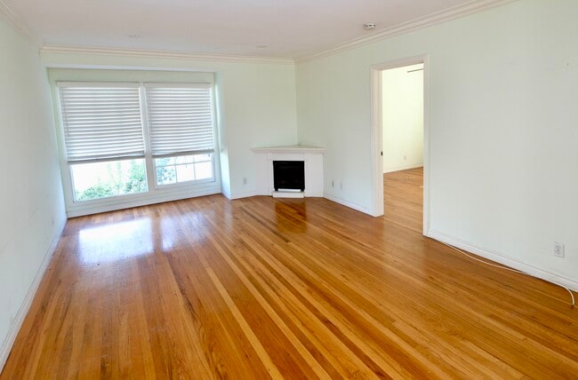 Photo - 1701 Stearns Dr Unit Apartment 4