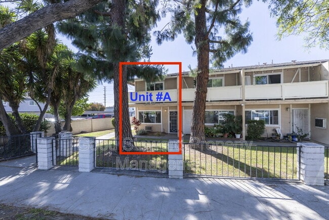 Photo - 410 N Clark St