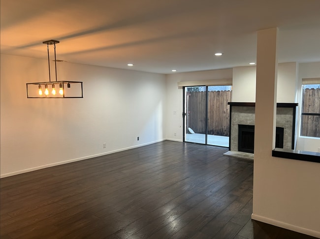 Photo - 2020 Delaware Ave Unit 5